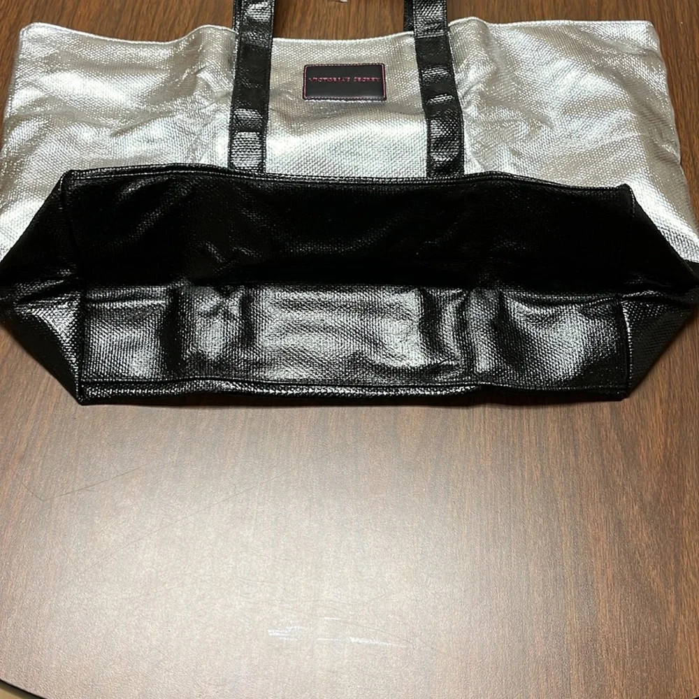Victoria’s Secret large tote, NWOT‎